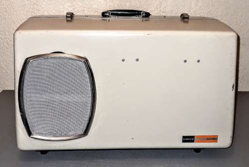 Rare Vintage Singer Sixteen 16mm Film Projector in Carry Case in Working Condition