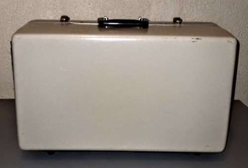 Rare Vintage Singer Sixteen 16mm Film Projector in Carry Case in Working Condition