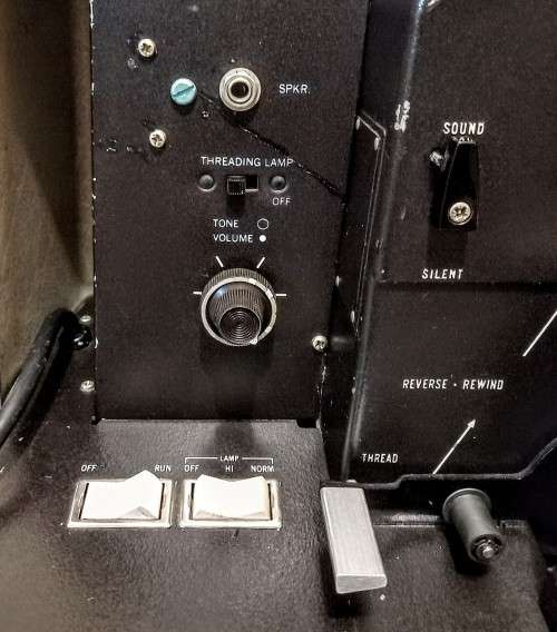 Rare Vintage Singer Sixteen 16mm Film Projector in Carry Case in Working Condition