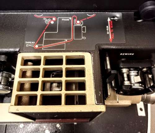 Rare Vintage Singer Sixteen 16mm Film Projector in Carry Case in Working Condition