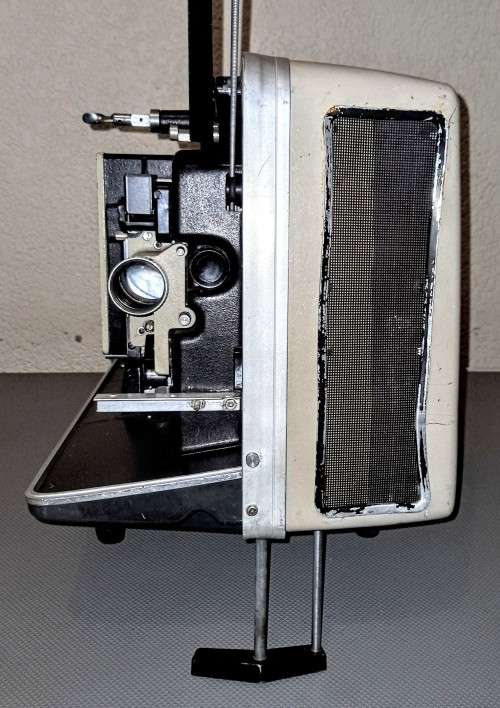 Rare Vintage Singer Sixteen 16mm Film Projector in Carry Case in Working Condition