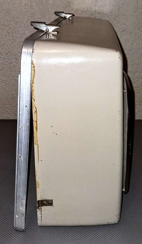 Rare Vintage Singer Sixteen 16mm Film Projector in Carry Case in Working Condition