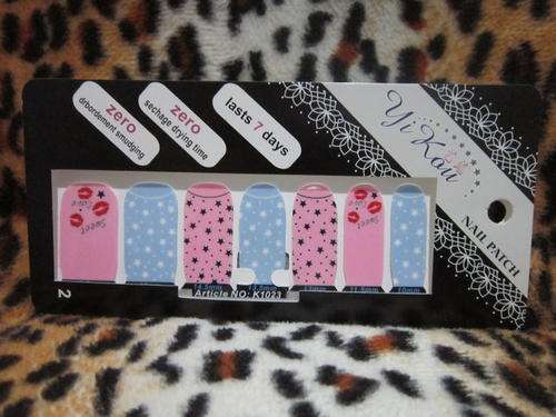 NAIL ART - FULL COVER WRAP (STARS & LIPS)