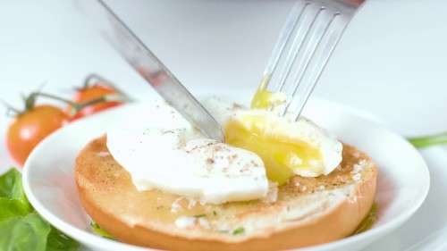 Microwave egg poacher