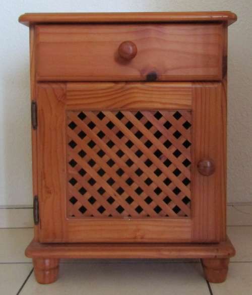 Bedside Pedestal Single Drawer - Knotty Pine with Oregon Pine Lacquer