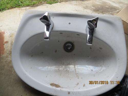 Porcelain Basin with Taps