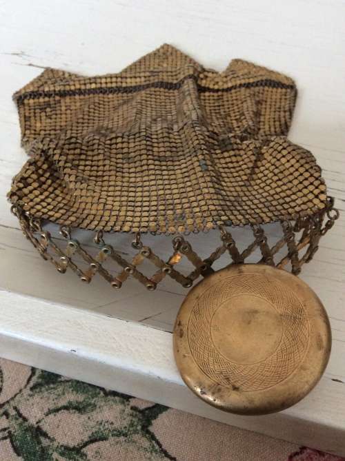 Antique Vintage Gate Top Purse  1920's Whiting & Davis Gold Mesh