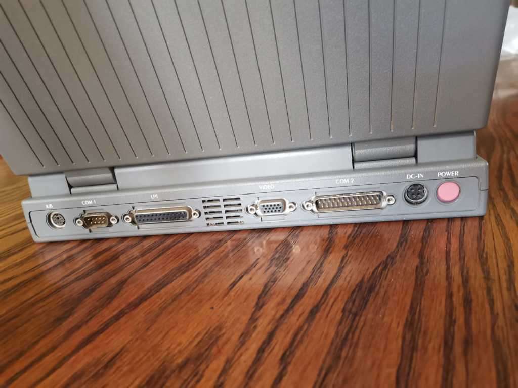 Vintage LAPTOP Sunrack Black and white 310 * STUNNING*