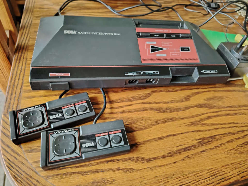 SEGA MASTER SYSTEM/Power Base * Once in a lifetime find * Working with 5 games and 2 remotes