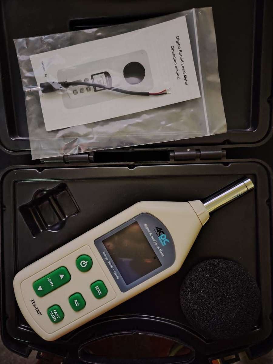 Intellisafe Intell Instruments Model JTS-1357 Digital Sound Level Meter 30db-130