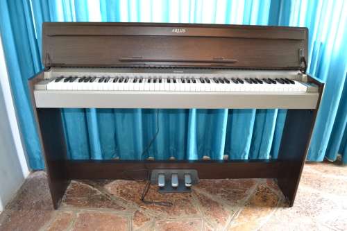 Piano - Yamaha Arius YDP-S31 PRICE REDUCED