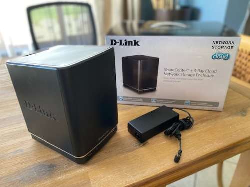 D-Link DNS-340L ShareCenter 4-Bay Cloud Network Storage Enclosure (Diskless/Barebone)
