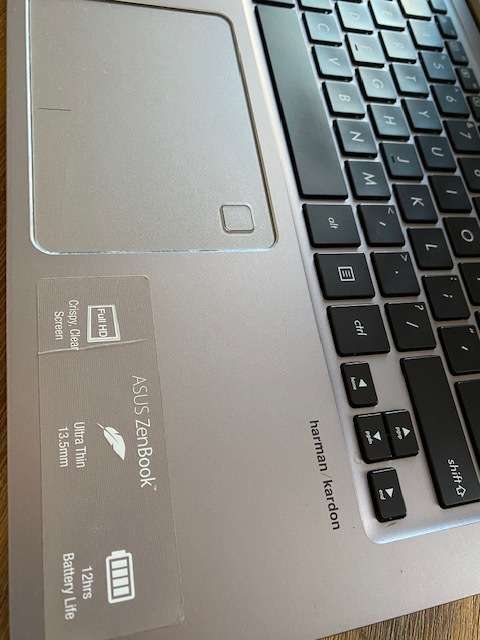 Asus Zenbook UX330UA-GL195R