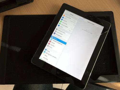 GREAT CONDITION iPAD 4 32GIG. RETINA DISPLAY 4G AND WIFI