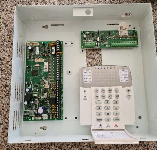Paradox alarm system SP6000 with keypad