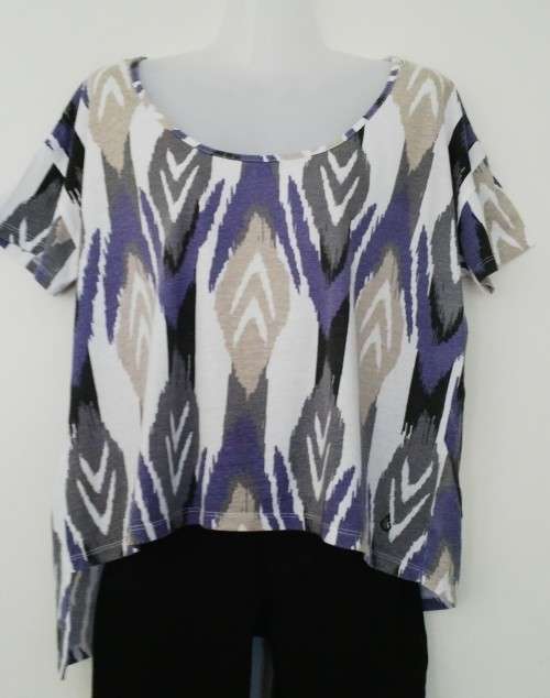 Lovely Recycled Cotton  Top By Volcom Size Lare
