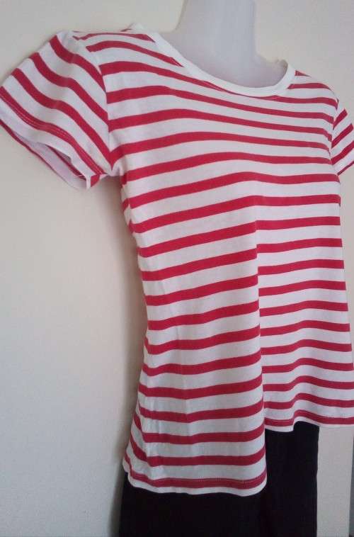 Cute Red and White Striped T Shirt Size Medium