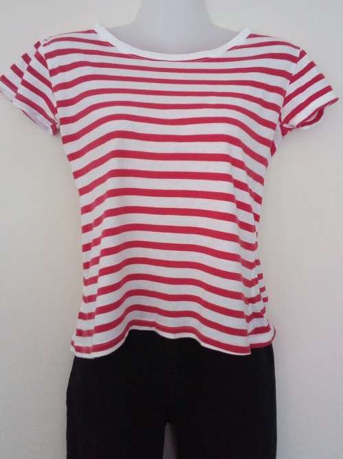 Cute Red and White Striped T Shirt Size Medium