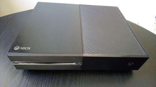 Xbox One with Wireless Controller - Xbox One