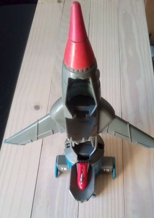 Thunderbird 1 with 2 DVDs