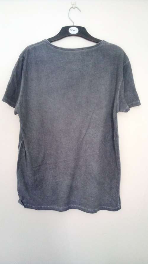 Grey T shirt by Guess Size Medium