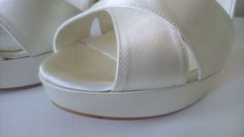 Oleg Cassini, Designer  Satin Platform Heels in Ivory Size 5.  Bridal, Wedding, Matric Ball. Event.