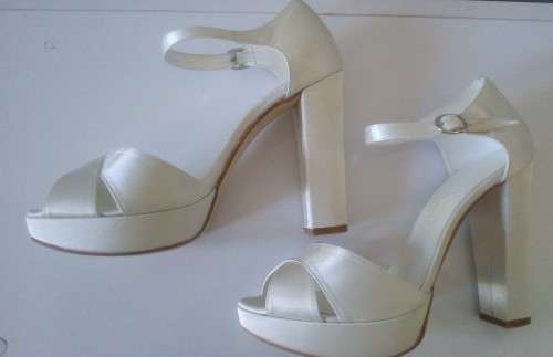 Oleg Cassini, Designer  Satin Platform Heels in Ivory Size 5.  Bridal, Wedding, Matric Ball. Event.