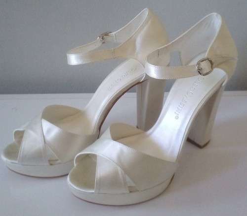 Oleg Cassini, Designer  Satin Platform Heels in Ivory Size 5.  Bridal, Wedding, Matric Ball. Event.