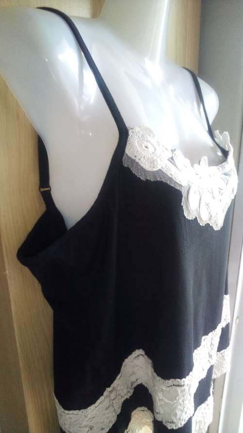 Queenspark, Camisole Top Flowers and Lace, Black and White Size Large