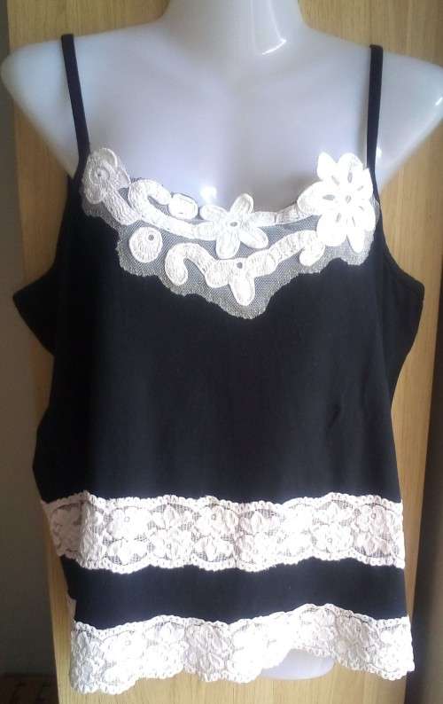Queenspark, Camisole Top Flowers and Lace, Black and White Size Large
