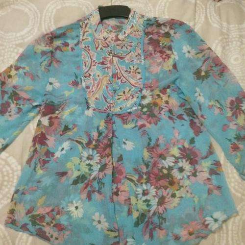 Beautiful  Floral Blouse with Mandarin Neck Size 10
