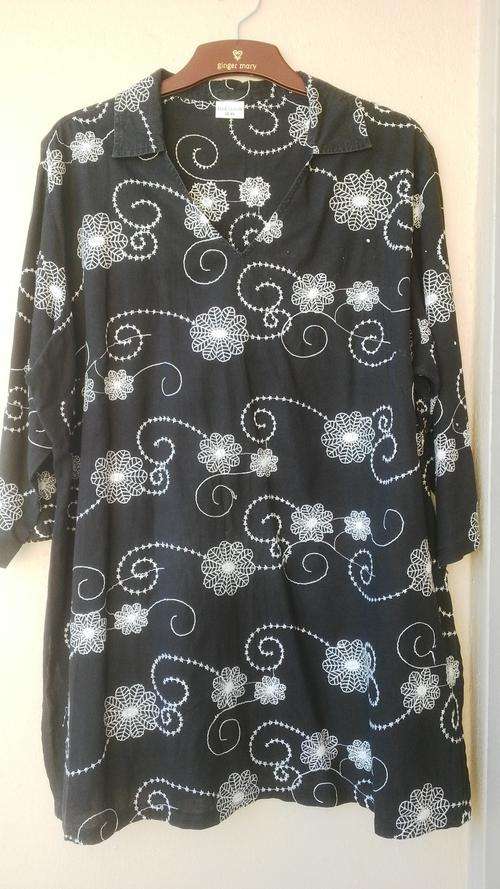 Stunning Black and white 100% cotton shirt by Rene Taylor Size 20 / 44