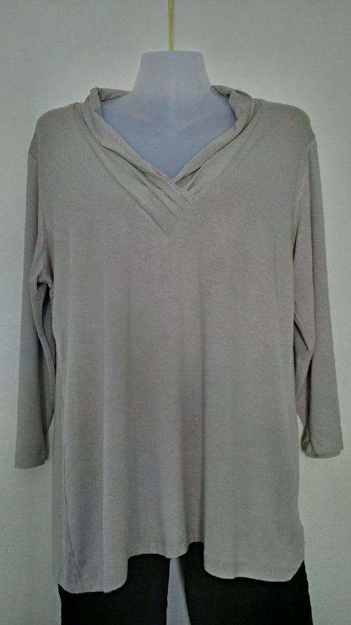 Beige Top with 3/4 Sleeves by Queenspark Size Large