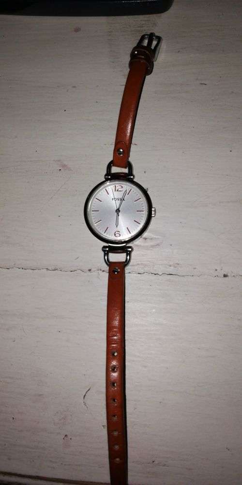 Fossil ladies watch leather strap