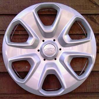 Set of 4 FORD Hubcaps - Plastic 15inch - very good condition