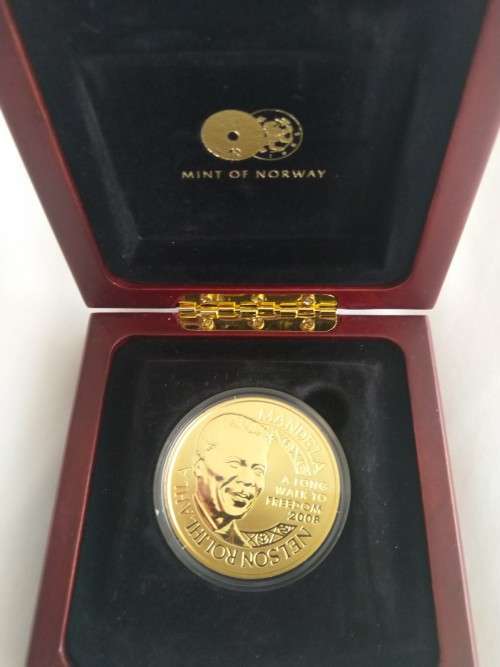 2010 Mandela Gold Proof 2 oz Robben Island