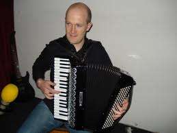 HOHNER STUDENT II PIANO ACCORDIAN