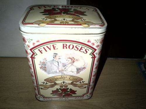 VINTAGE 5 ROSES TEA TIN