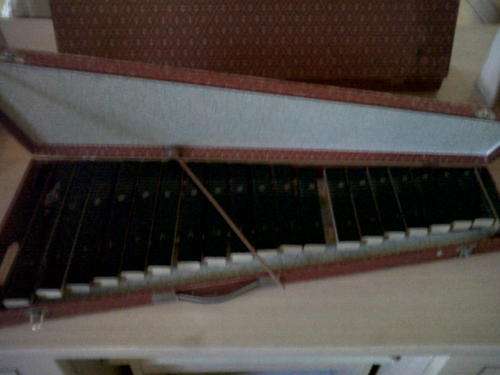 ANTIQUE ZYLOPHONE