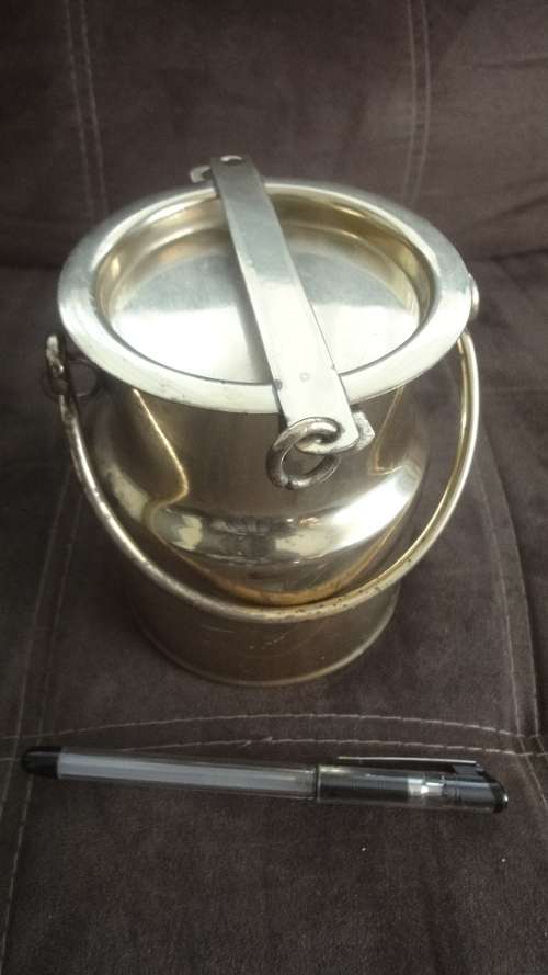 Ornamental or usable milk pail/can with lockable lid