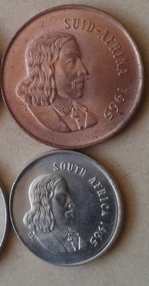 Set of 2 almost uncirculated 1965 coins (5c/2c)