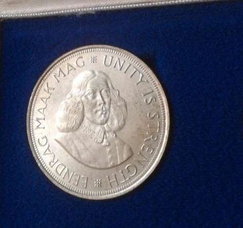 Scarcer 1963 S.A short proof set in case