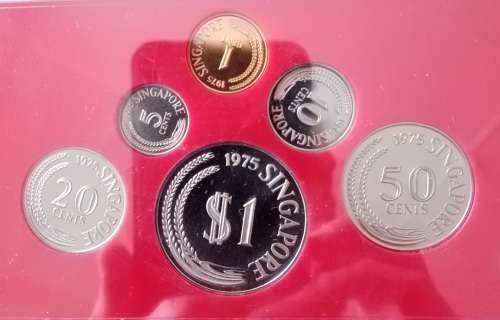 Scarce 1975 Singapore proof set in wooden box with c.o.a *mintage 3000*