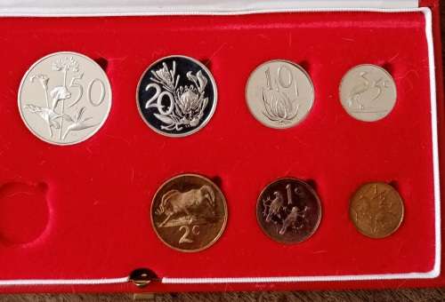 Partial 1982 proof set in case (50c-1/2c)