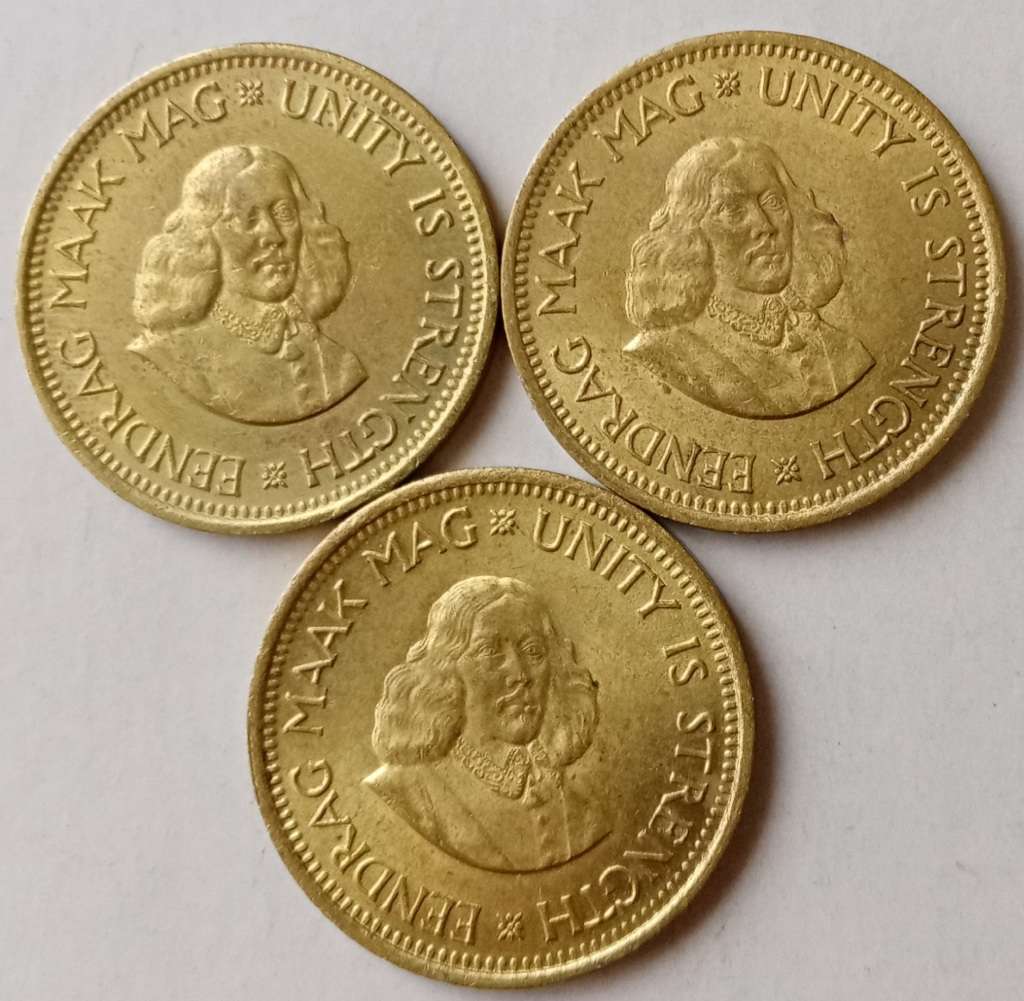 Lot of x3 republic 1/2c coins in higher grade (1961)