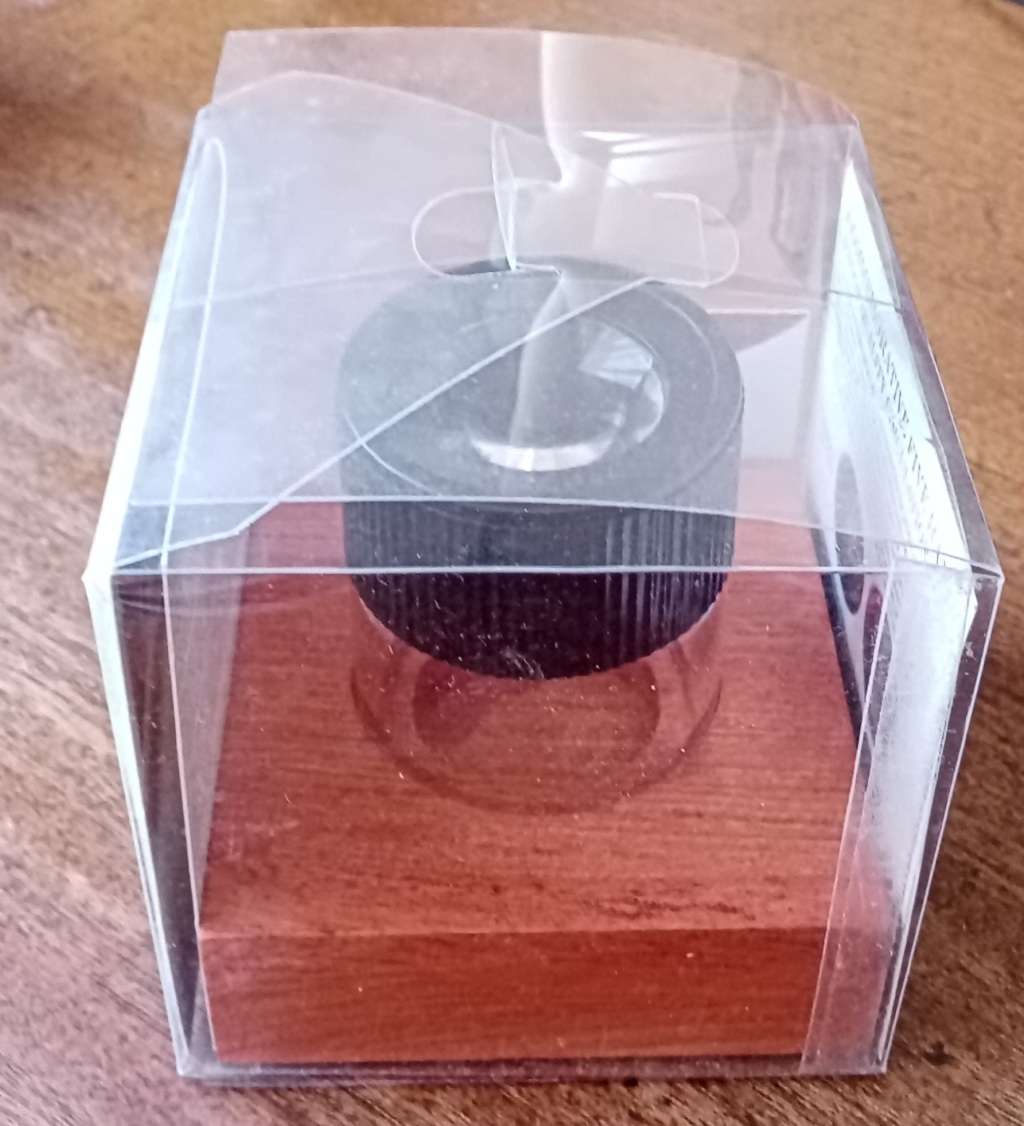 2015 Griqua proof R5 box with certificate and magnifier