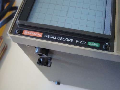 Hitachi V-212 20Mhz Oscilloscope with probe set