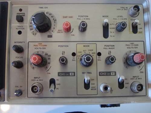 Hitachi V-212 20Mhz Oscilloscope with probe set