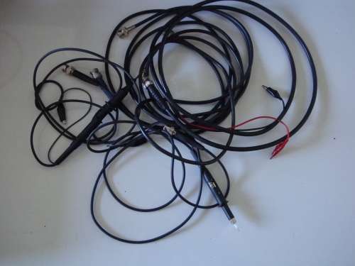 Hitachi V-212 20Mhz Oscilloscope with probe set