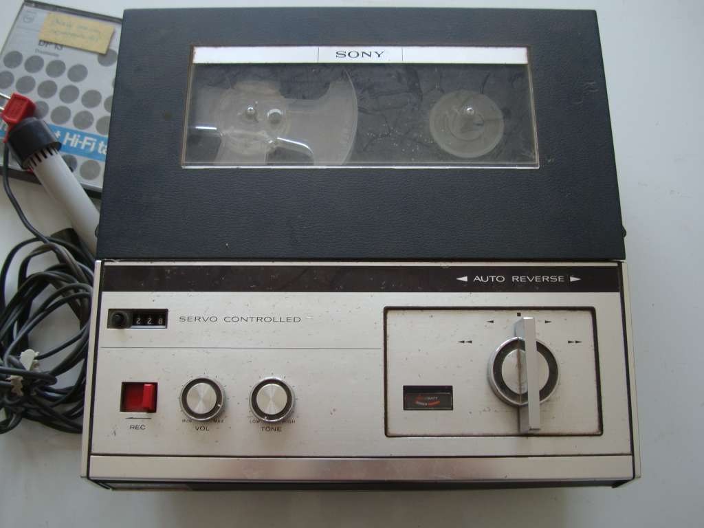 Sony TC-505 Solid State 1/4 inch reel to reel tape recorder
